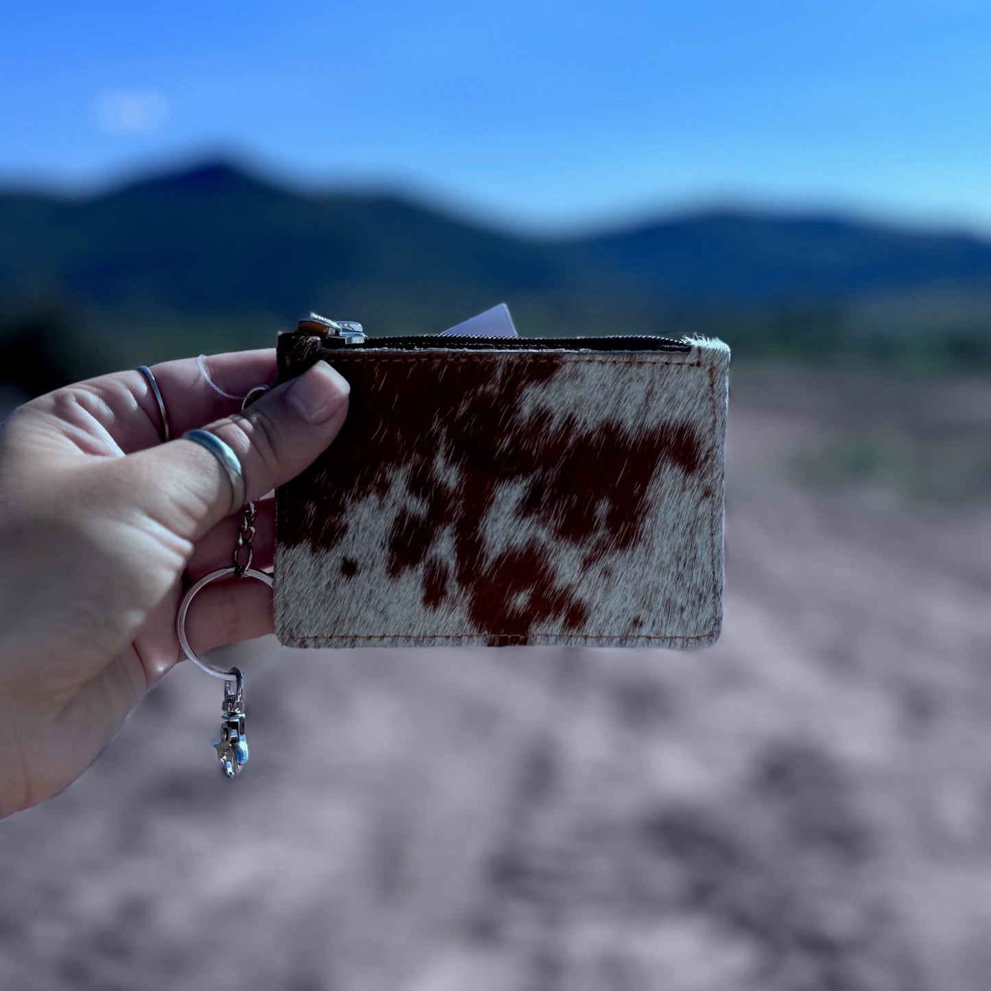 Western Cowhide Leather Keychain Wallet: TAN + WHITE