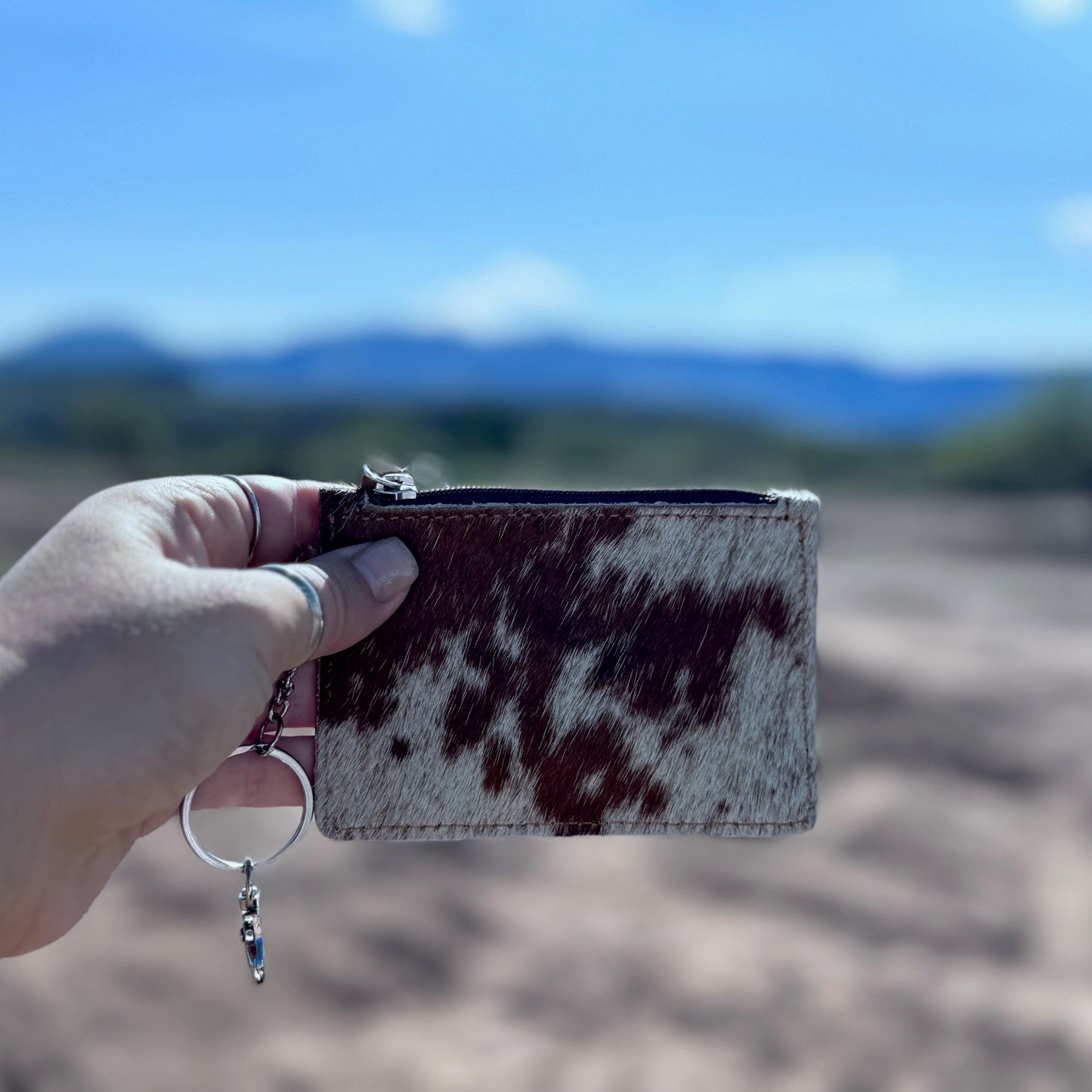 Western Cowhide Leather Keychain Wallet: TAN + WHITE