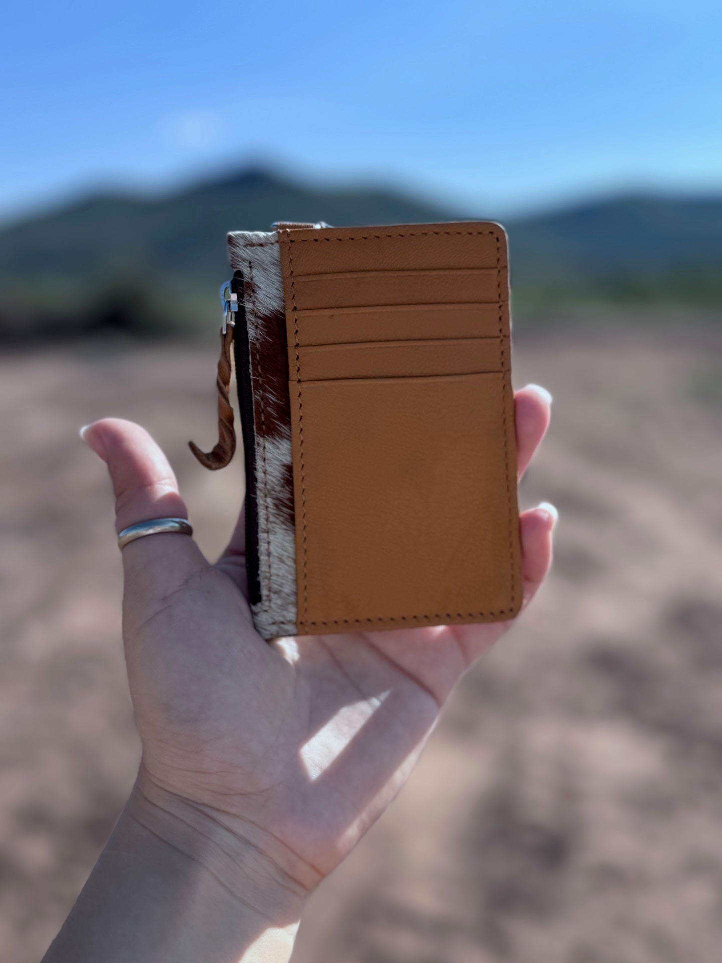 Western Cowhide Leather Keychain Wallet: TAN + WHITE
